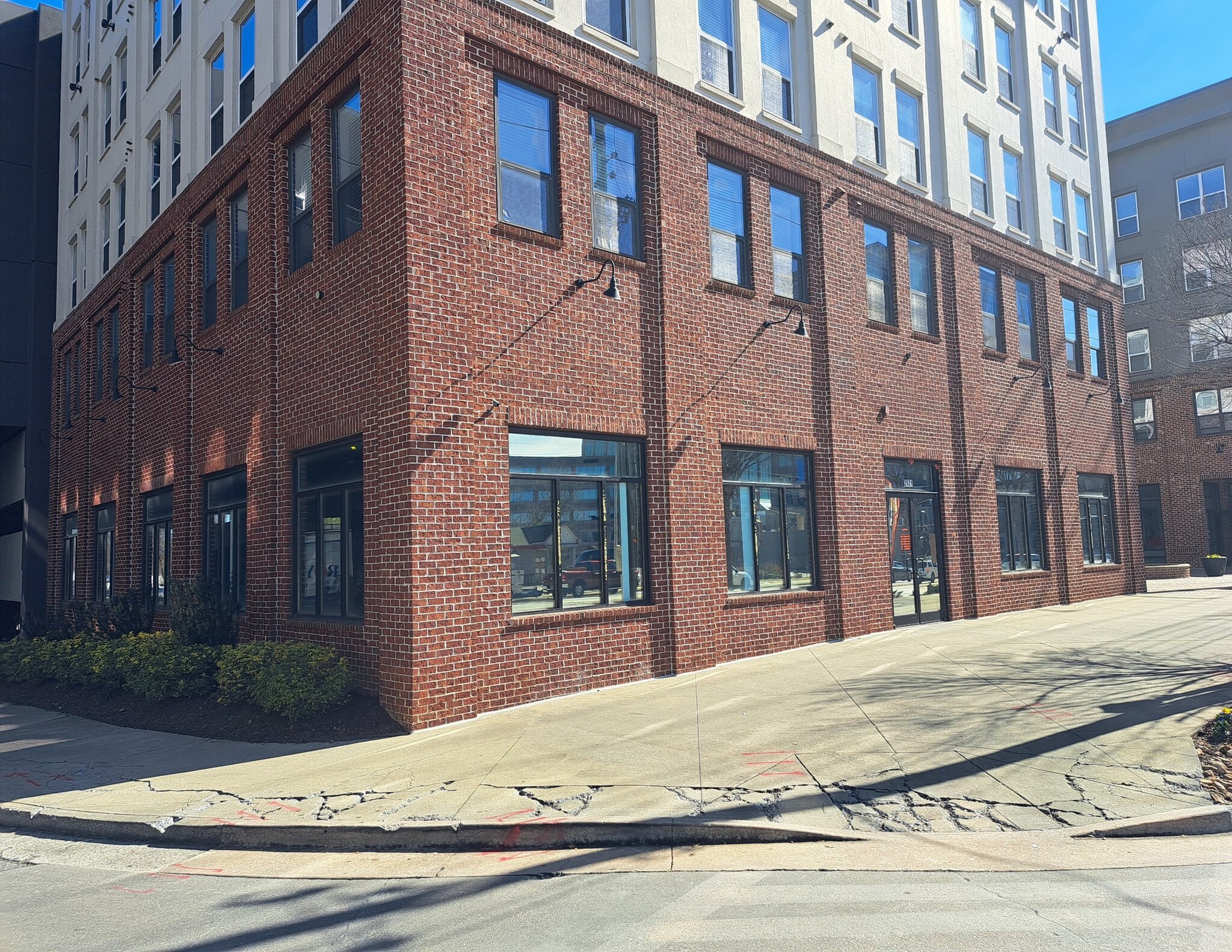 2521 Piedmont Rd NE, Atlanta, GA for lease Building Photo- Image 1 of 5