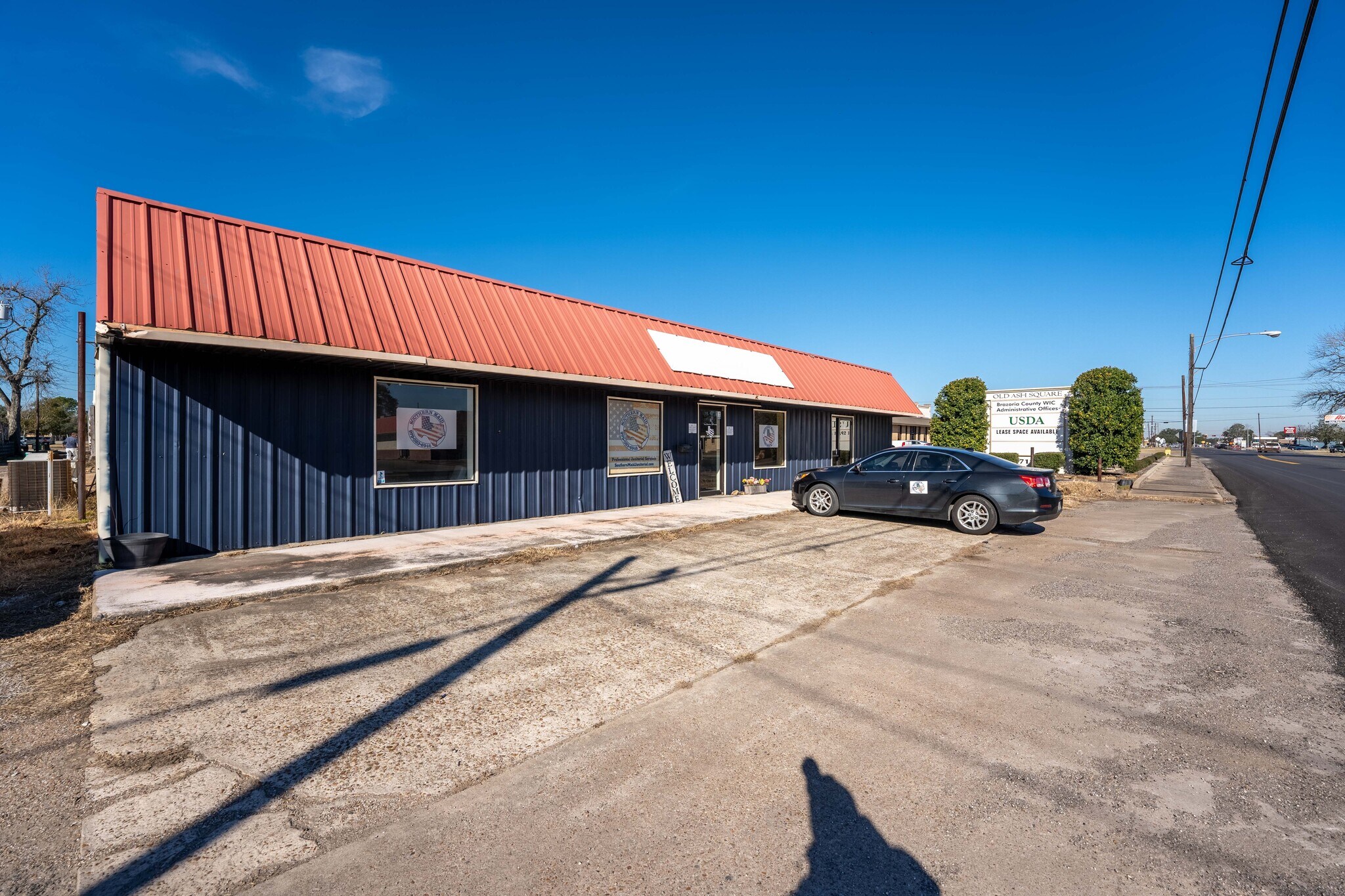 611 N Velasco St, Angleton, TX for sale Building Photo- Image 1 of 1