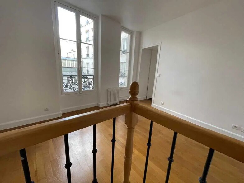 Office in Paris for lease - Interior Photo - Image 3 of 6