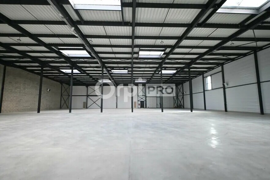 Office in Colombier-Saugnieu for lease - Interior Photo - Image 3 of 9
