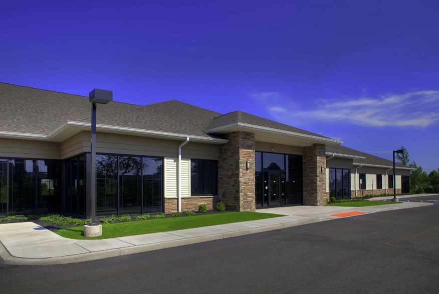 6325 Main St, Buffalo, NY for lease - Building Photo - Image 1 of 5