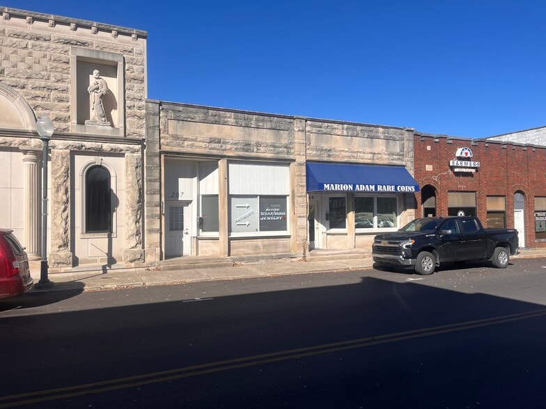 207-209 N Sale St, Ellettsville, IN for sale - Building Photo - Image 3 of 14