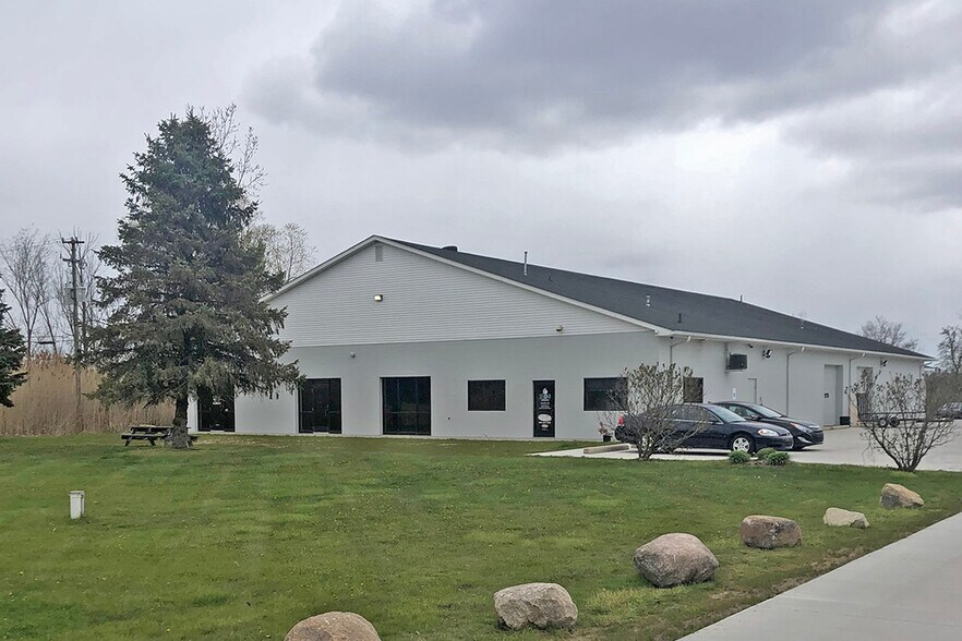 5970 Rattle Run Rd, Saint Clair, MI 48079