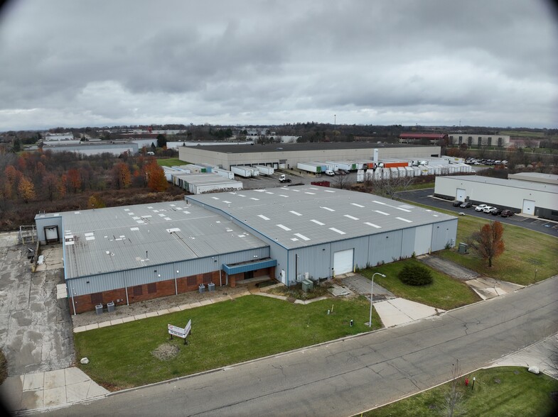 740 Schneider Dr, South Elgin, IL for sale - Matterport Community - Image 3 of 72