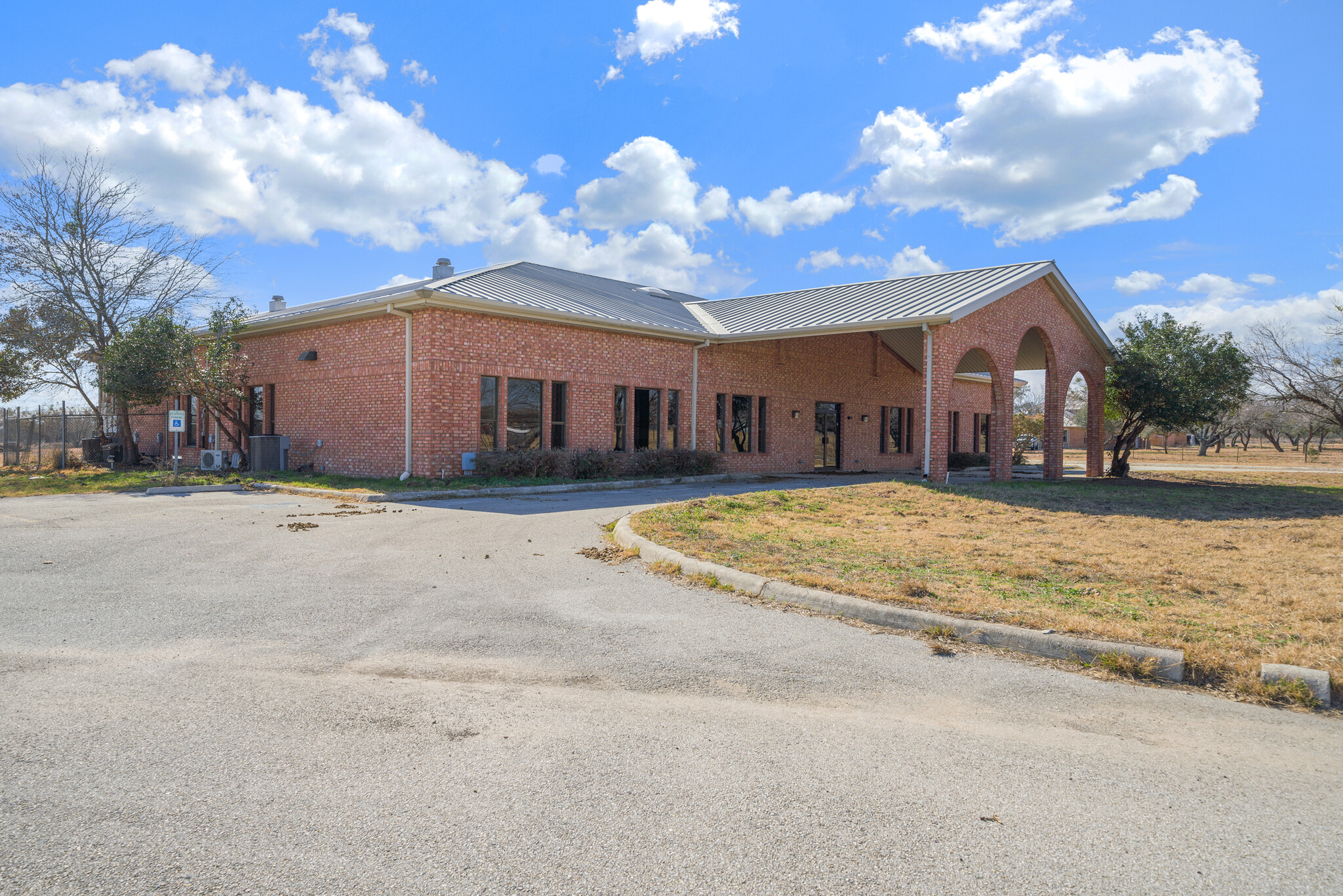 7704 S Loop 1604 E, Elmendorf, TX for lease Building Photo- Image 1 of 7