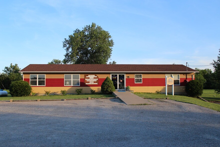 301 E 137th St, Carbondale, KS for sale - Building Photo - Image 1 of 1