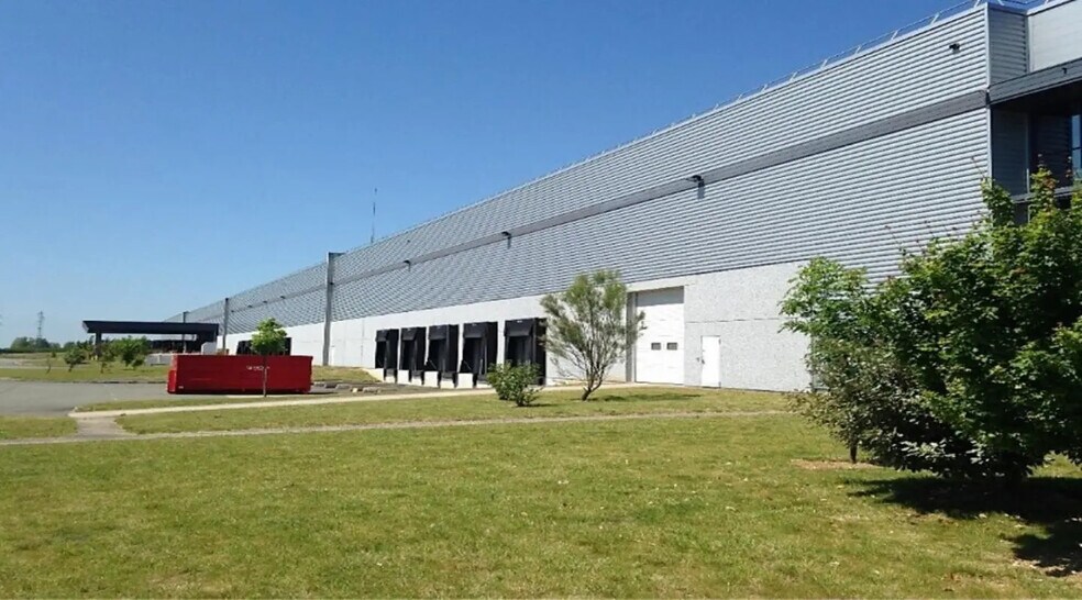 Industrial in Meung-sur-Loire for lease - Building Photo - Image 3 of 23