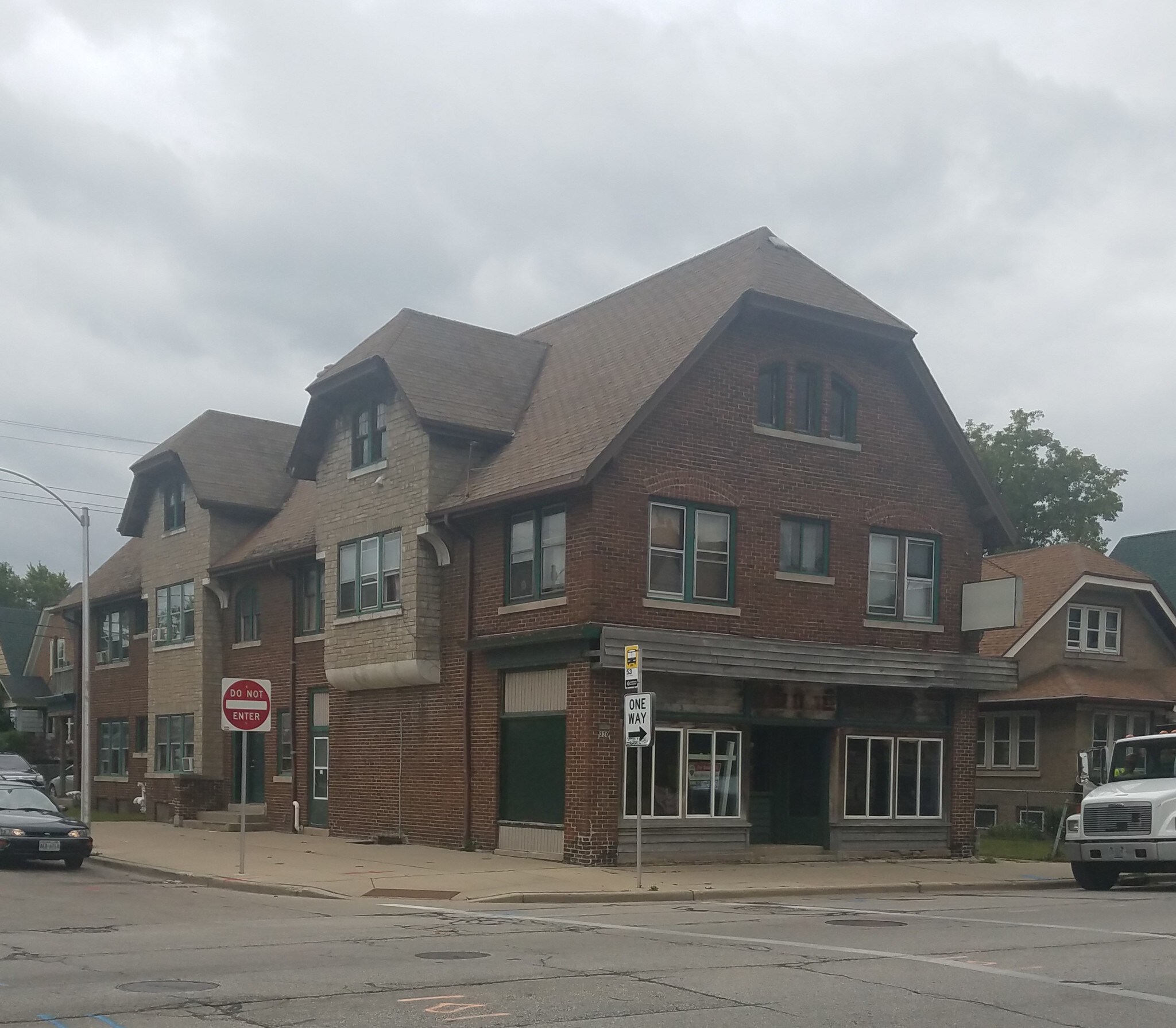 8905 West Lincoln Avenue 53 - 0wd0j34