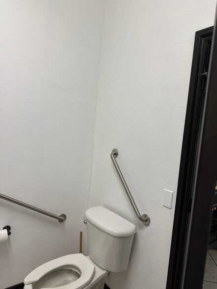 1665 W Legacy Dr, Duncan, OK for lease - Building Photo - Image 3 of 44