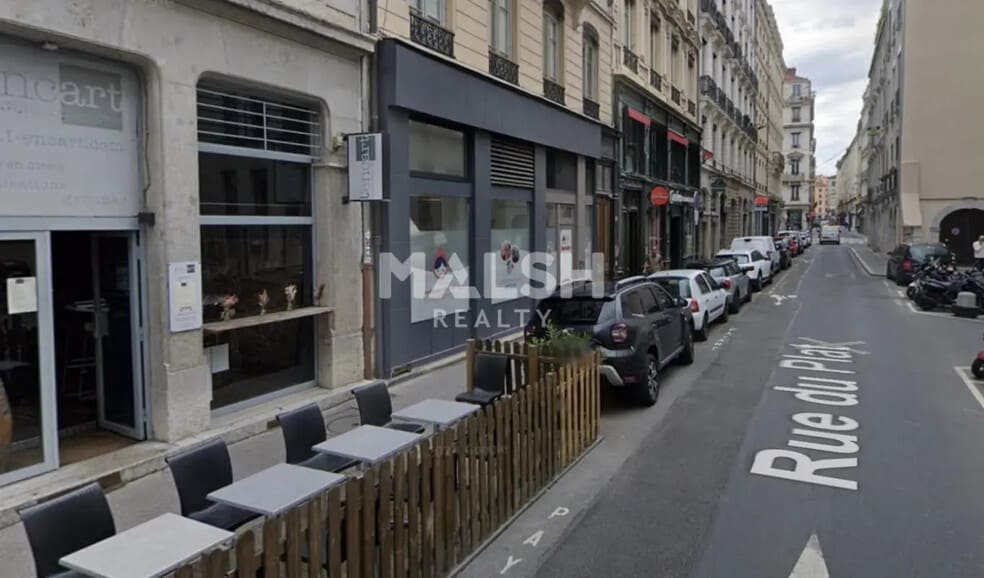 Retail in Lyon for lease - Building Photo - Image 1 of 4