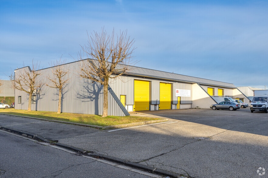 1 Rue De La Perlerie, Vaulx-en-Velin for lease - Building Photo - Image 2 of 3