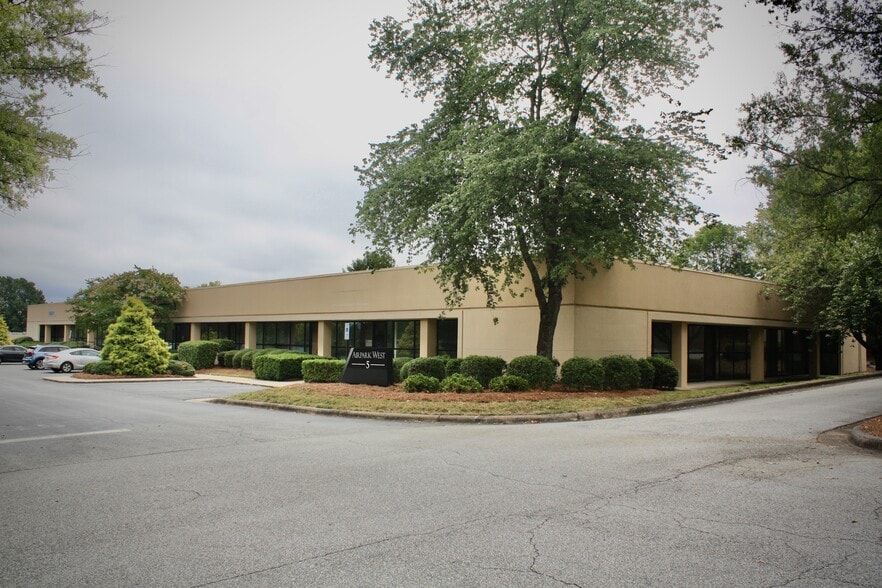 7817 National Service Rd, Greensboro, NC for lease - Building Photo - Image 2 of 17