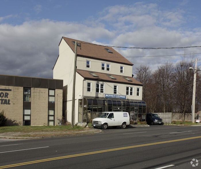 558 Connecticut Ave, Norwalk, CT for sale - Building Photo - Image 1 of 8