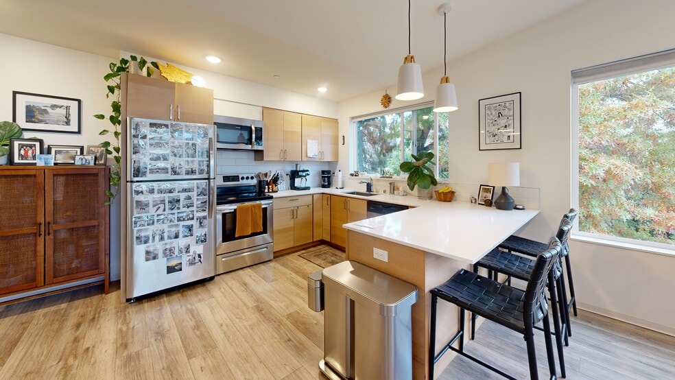 3402 15th Ave W, Seattle, WA for sale - Matterport 3D Scan - Image 2 of 16