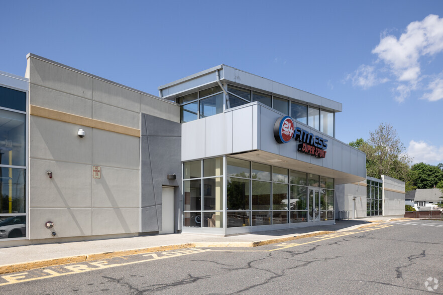 459 US 17, Hasbrouck Heights, NJ for lease - Building Photo - Image 1 of 6