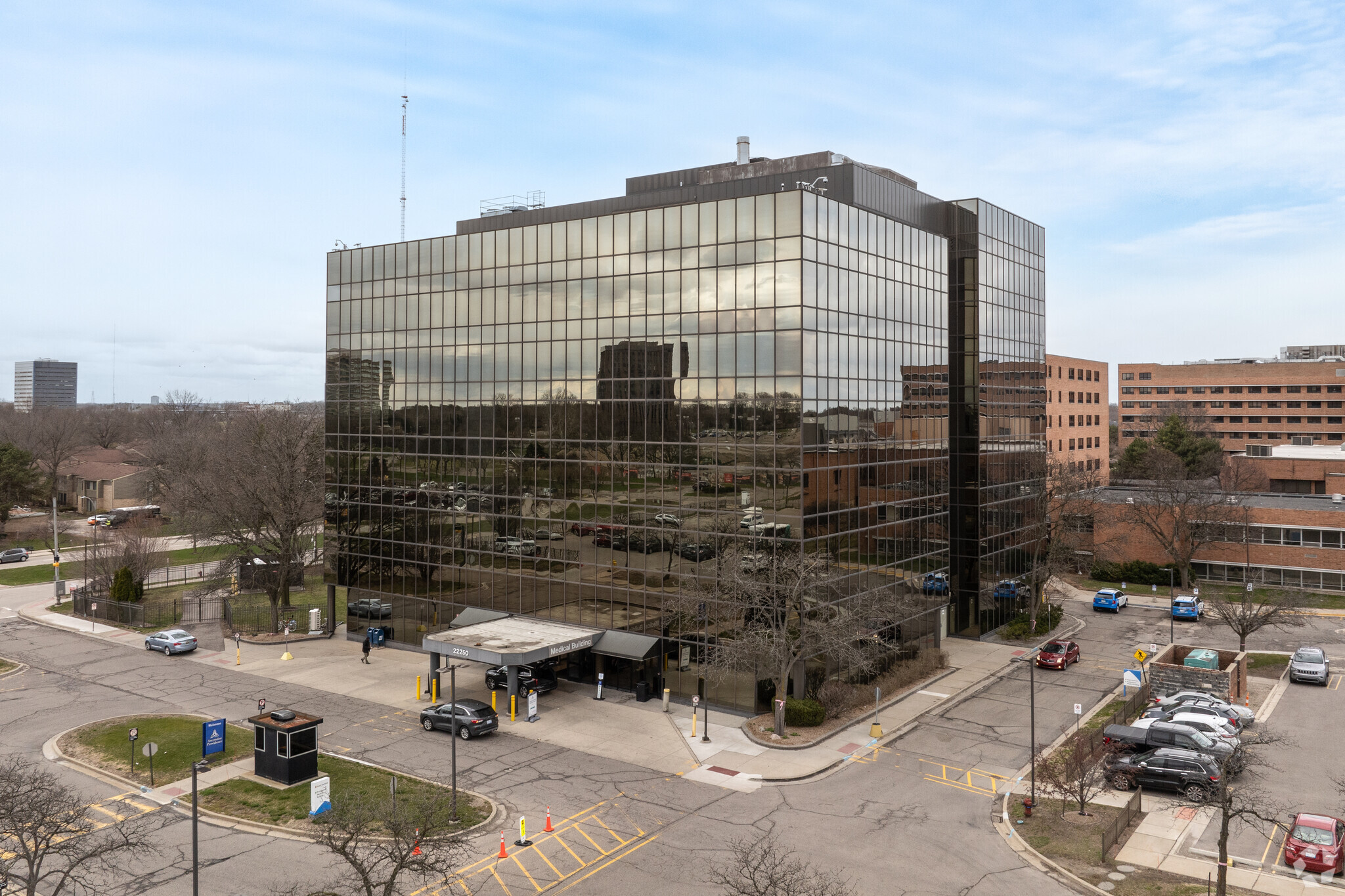 22250 Providence Dr, Southfield, MI for lease Primary Photo- Image 1 of 13