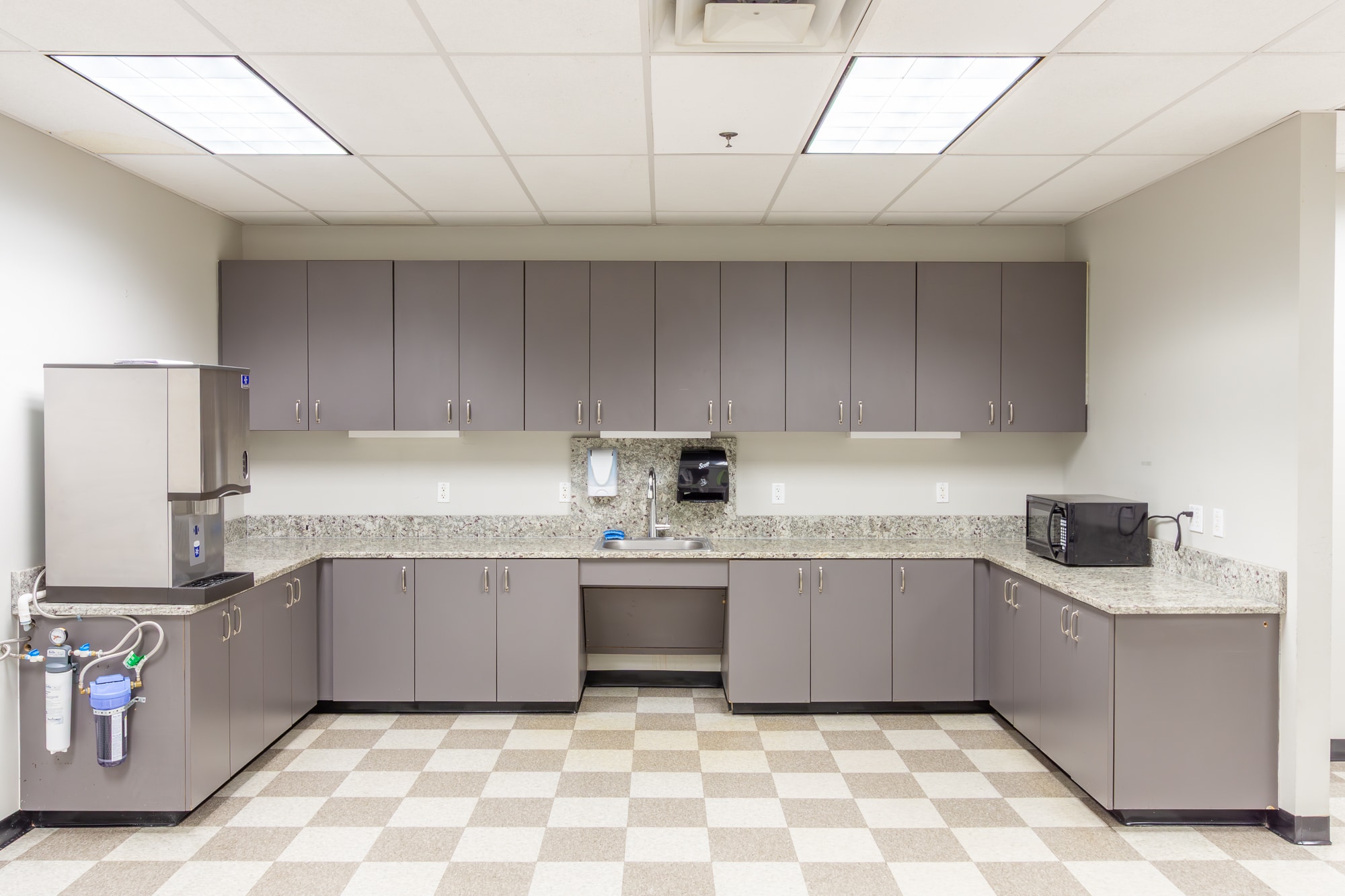 100 Baltimore Dr, Wilkes Barre, PA for lease Interior Photo- Image 1 of 12