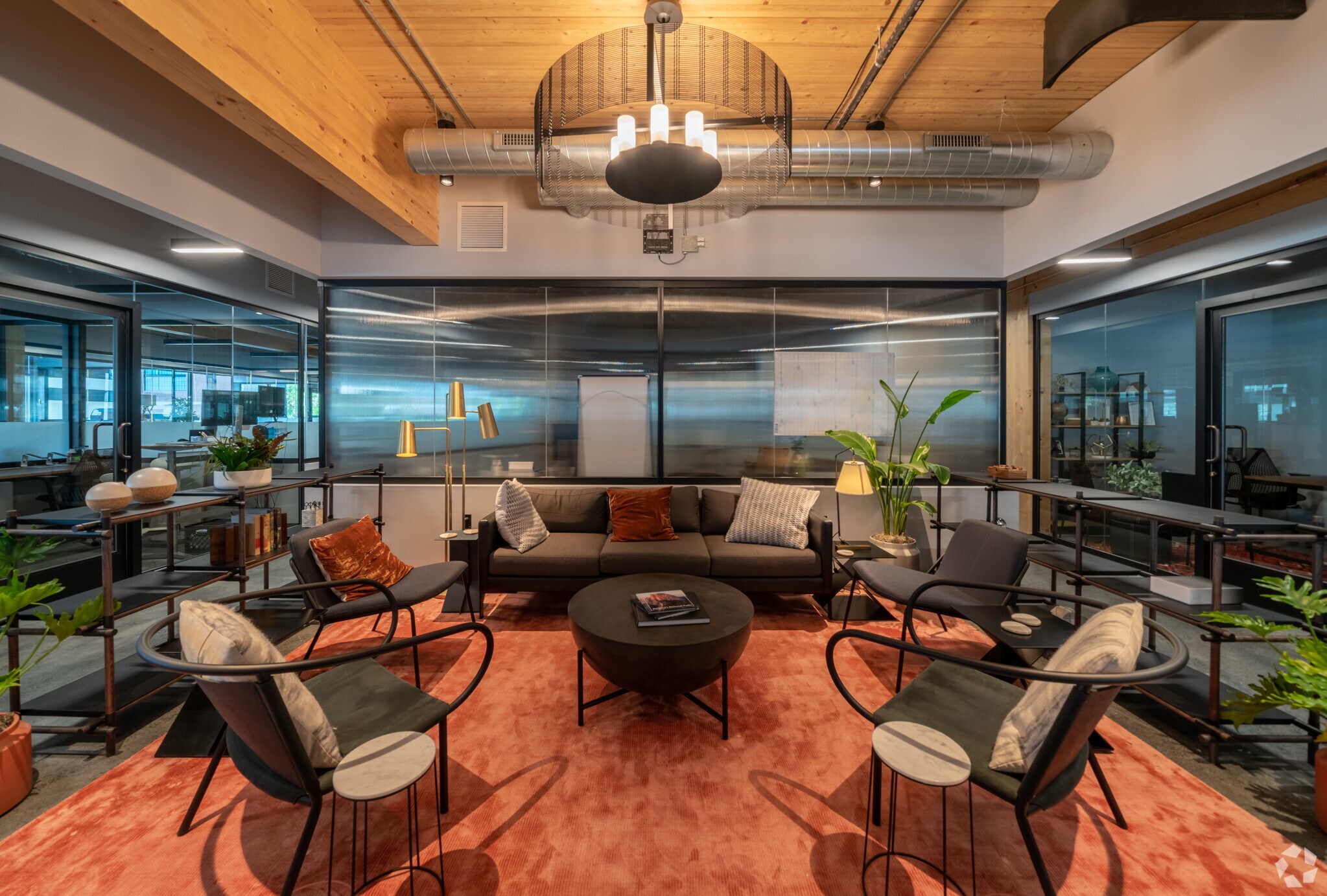 323 Washington Ave N, Minneapolis, MN for lease Interior Photo- Image 1 of 14