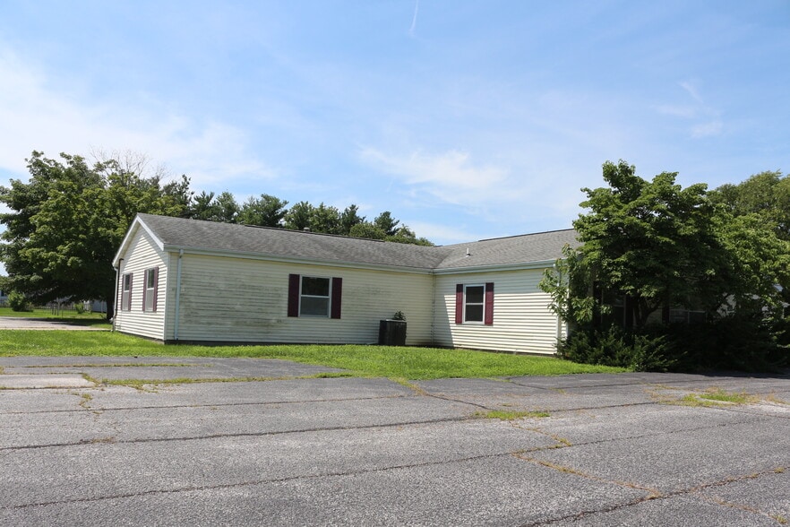 3001 W Lafayette Ave, Jacksonville, IL for sale - Building Photo - Image 3 of 23