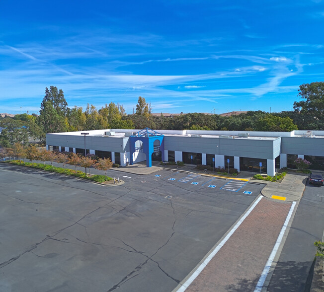 421 Executive Court North, Fairfield, CA for lease - Building Photo - Image 1 of 2