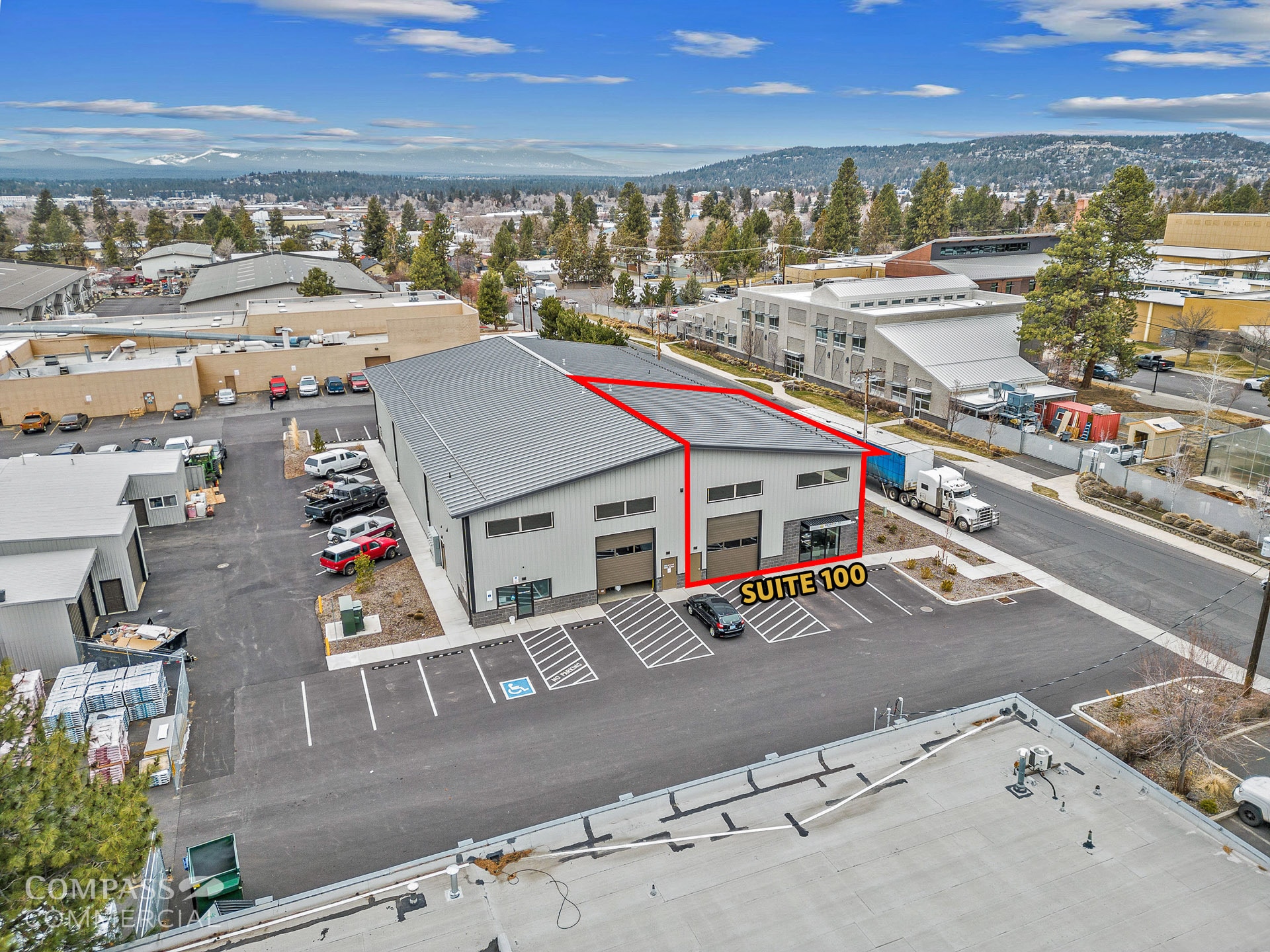 693 SE Glenwood Dr, Bend, OR for lease Interior Photo- Image 1 of 1