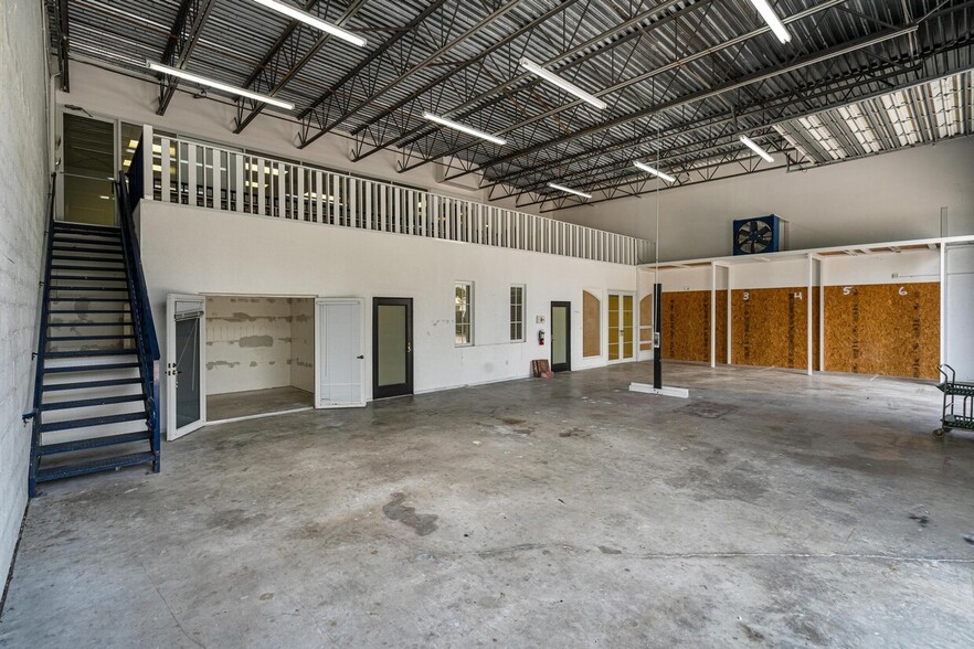 4700 W Prospect Rd, Fort Lauderdale, FL for lease - Interior Photo - Image 2 of 5