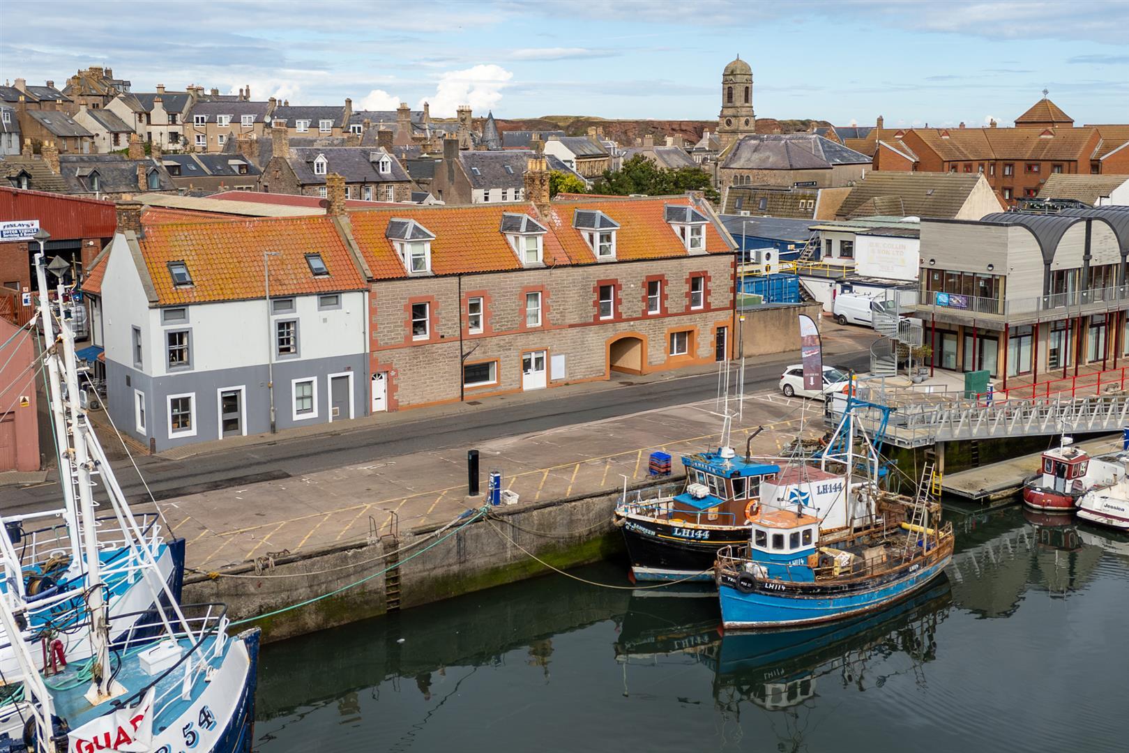 30 Harbour Rd, Eyemouth for sale Primary Photo- Image 1 of 3