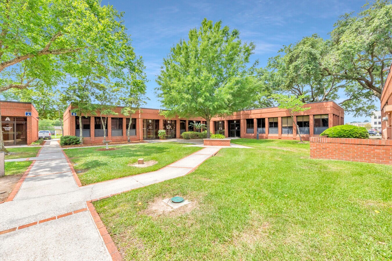 1003 Hugh Wallis Rd S, Lafayette, LA 70508 Five Office Spaces for