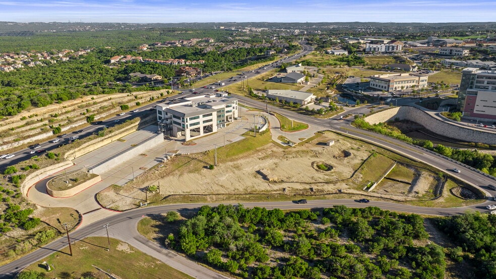 3011 Flintrock Rd, Lakeway, TX for sale - Building Photo - Image 3 of 11