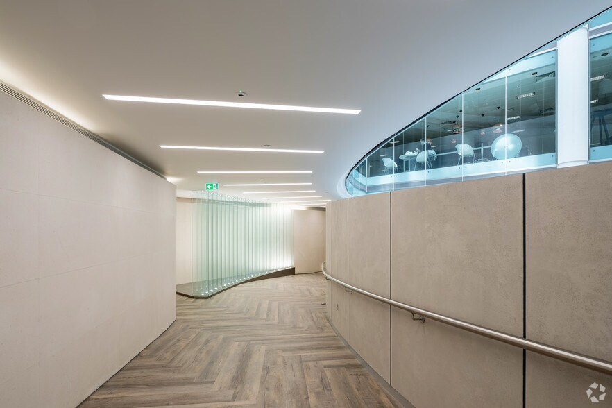 25 Copthall Ave, London for lease - Interior Photo - Image 2 of 20