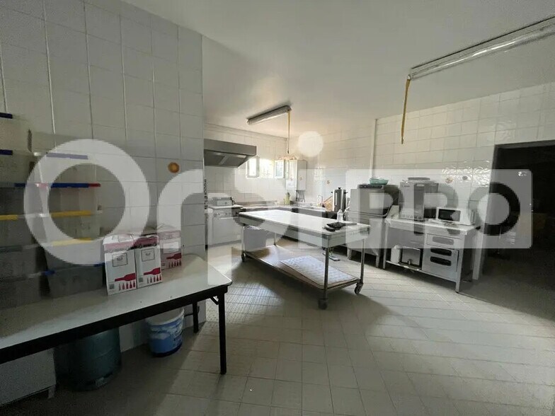 Flex in Istres for sale - Building Photo - Image 3 of 4