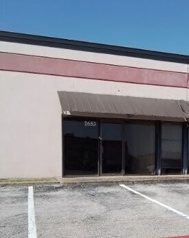 2601-2621 Aero Dr, Grand Prairie, TX for lease Interior Photo- Image 1 of 6