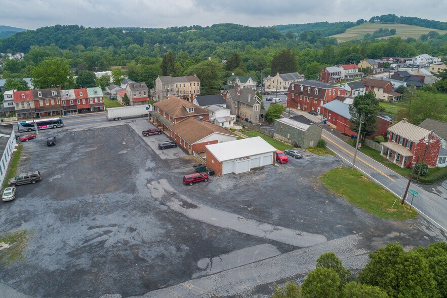63 Centre, Leesport, PA for sale - Primary Photo - Image 1 of 1