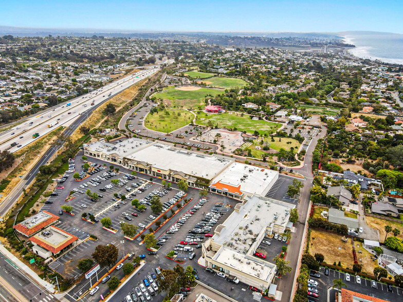 415-455 Santa Fe Dr, Encinitas, CA for lease - Aerial - Image 3 of 4