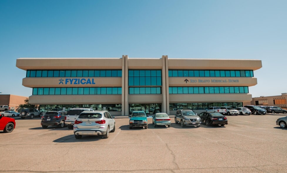 10460 Vista Del Sol Dr, El Paso, TX for lease - Building Photo - Image 2 of 14