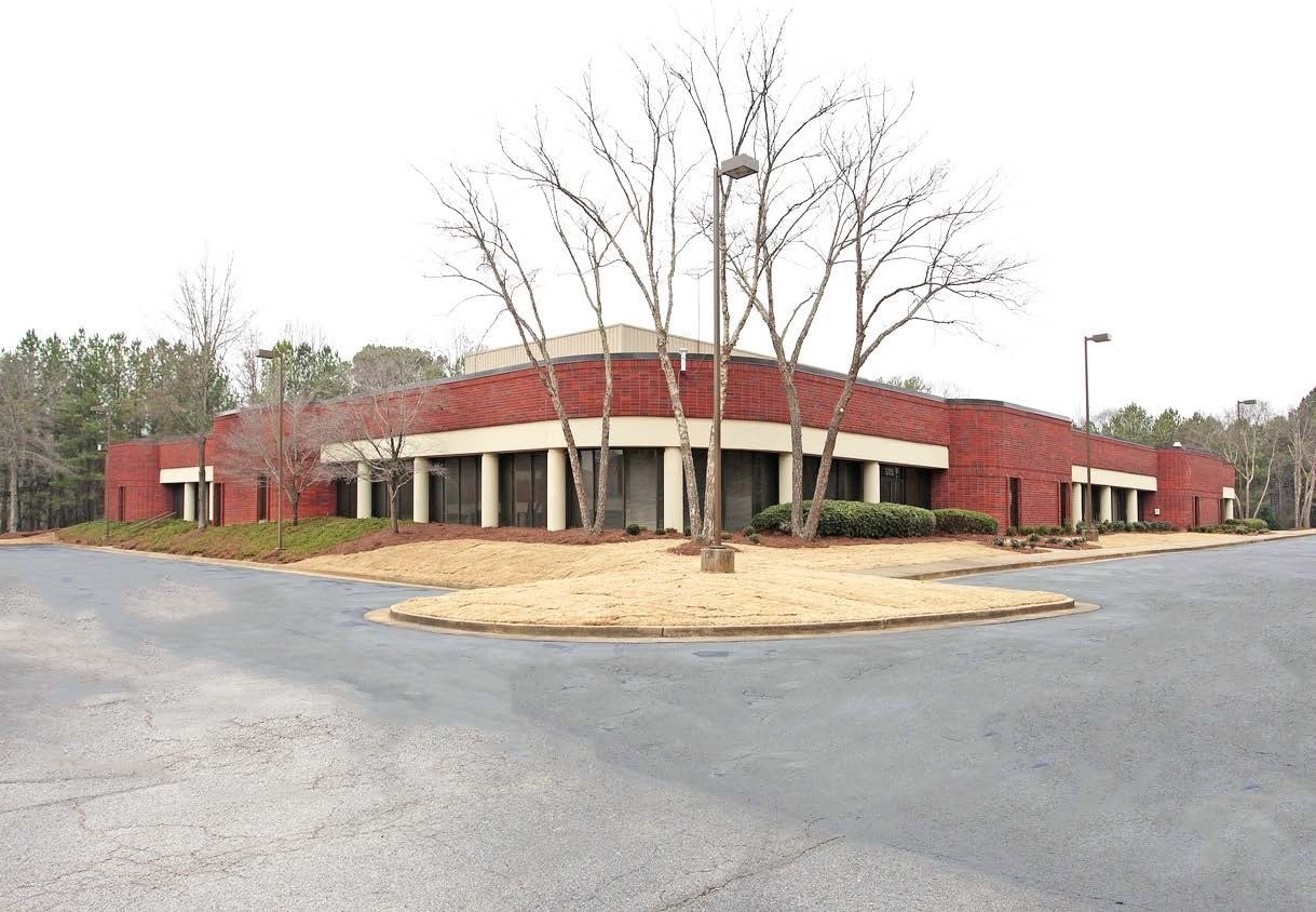 5700 Highlands Pky SE, Smyrna, GA for lease Primary Photo- Image 1 of 72