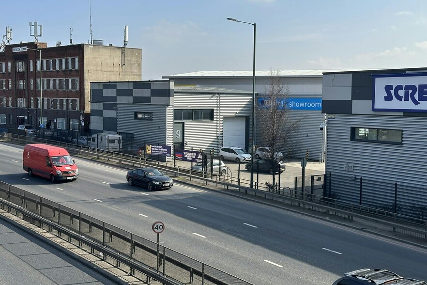 390 North Circular Rd, London for lease - Building Photo - Image 2 of 3