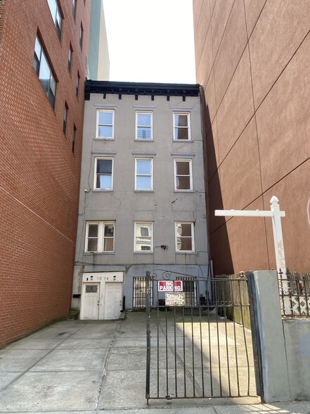 1074 Fulton St, Brooklyn, NY for sale - Building Photo - Image 1 of 1