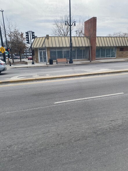 4835 Dempster St, Skokie, IL for sale - Building Photo - Image 2 of 27