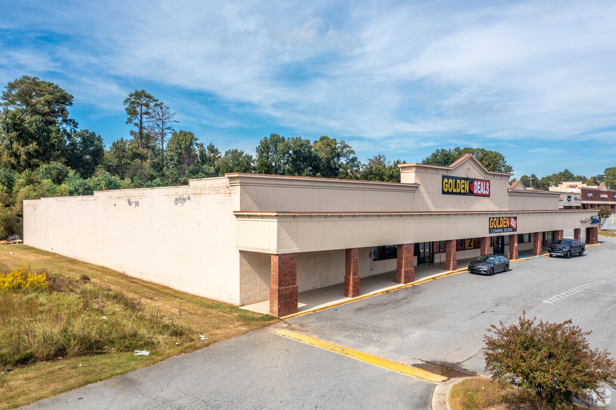 3755 Bloomfield Rd, Macon, GA 31206 Summit Shopping Center