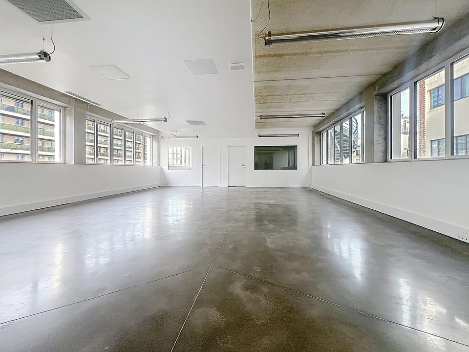 Office/Retail in Paris for lease Interior Photo- Image 1 of 7