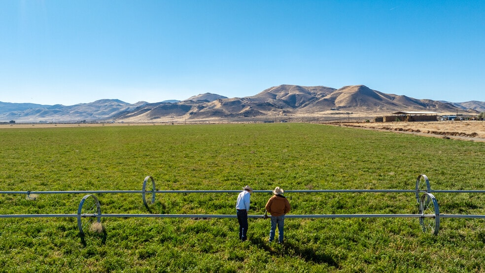 5555 Sage Flat Rd, Reno, NV for sale - Building Photo - Image 1 of 32