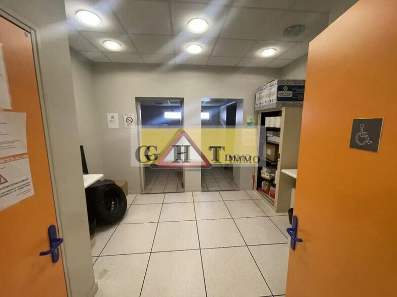 Industrial in Choisy-le-Roi for lease - Interior Photo - Image 3 of 5