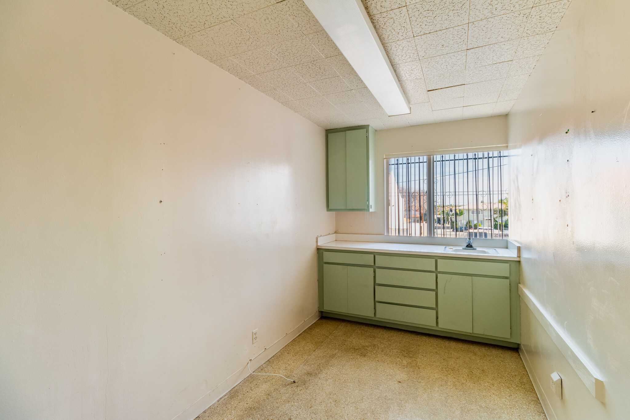 11934 Hawthorne Blvd, Hawthorne, CA for lease Interior Photo- Image 1 of 26