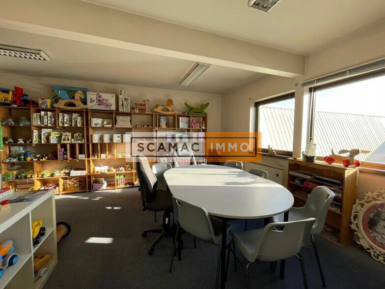 Industrial in for lease - Interior Photo - Image 2 of 7