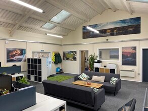 Ashampstead Cmn, Reading for lease Interior Photo- Image 2 of 4