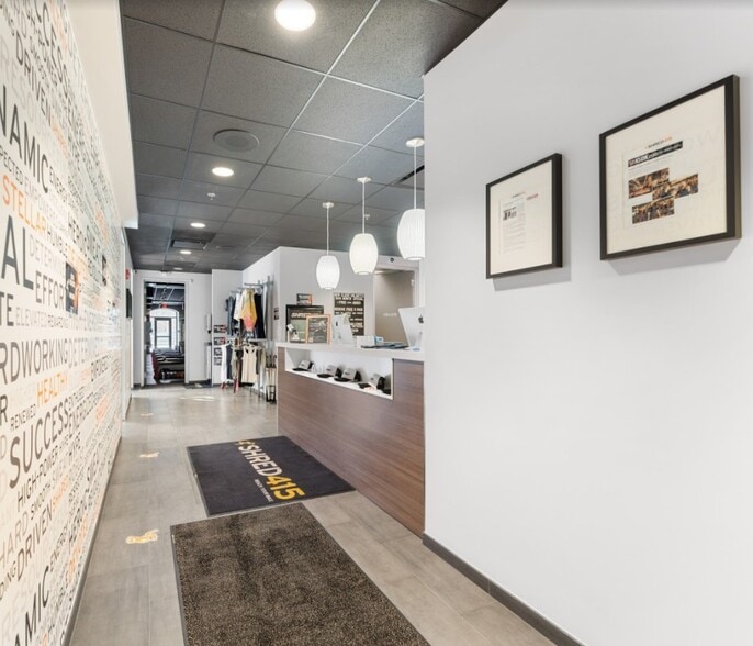 230 E Ogden Ave, Hinsdale, IL for lease - Interior Photo - Image 3 of 53