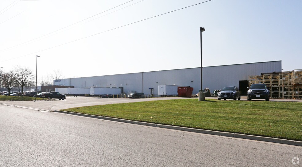 425 Sovereign Rd, London, ON for lease - Primary Photo - Image 1 of 2