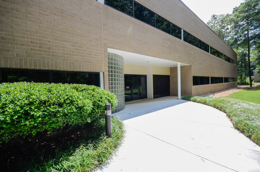 2727 Enterprise Pky, Richmond, VA for lease - Building Photo - Image 1 of 11