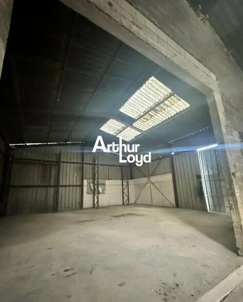 Flex in La Roquette-sur-Siagne for lease - Interior Photo - Image 3 of 9